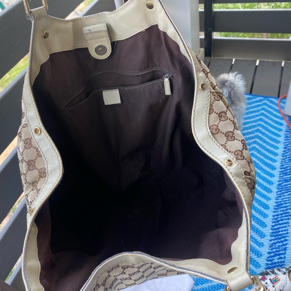 Authentic large monogram sukey Gucci tote - Picture 2 of 6